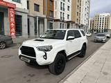 Toyota 4Runner 2016 года за 11 900 000 тг. в Астана – фото 3