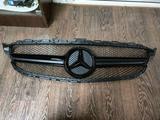 Решетка радиатора Mercedes w205 63 AMG черный за 90 000 тг. в Алматы