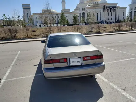 Toyota Camry 1999 года за 2 800 000 тг. в Туркестан – фото 3