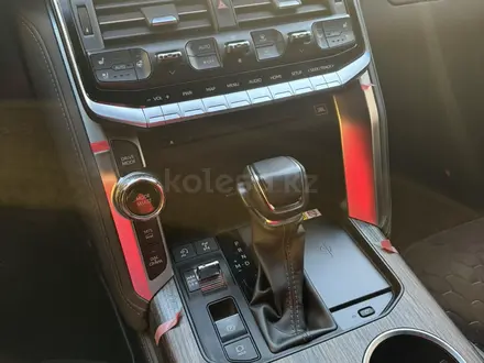 Toyota Land Cruiser 2023 года за 49 900 000 тг. в Астана – фото 11