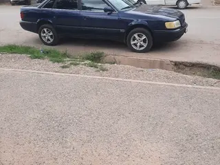 Audi 100