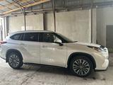 Toyota Highlander 2022 года за 27 000 000 тг. в Шымкент – фото 3