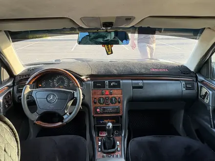 Mercedes-Benz E 280 1998 года за 2 500 000 тг. в Костанай – фото 8