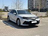 Toyota Camry 2022 года за 16 000 000 тг. в Астана