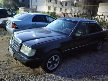 Mercedes-Benz E 230 1991 года за 1 300 000 тг. в Актобе – фото 4