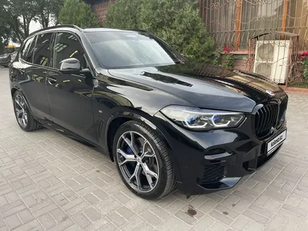 BMW X5 2022 года за 69 000 000 тг. в Алматы – фото 14