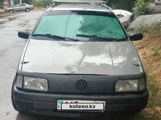 Volkswagen Passat, 1993