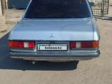 Mercedes-Benz E 230 1981 года за 1 000 000 тг. в Астана – фото 4