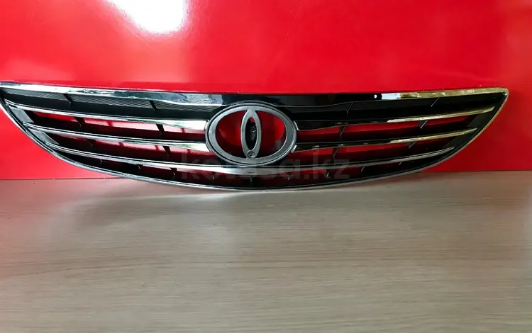 Решетка радиатора Toyota Camry 35 за 12 000 тг. в Алматы