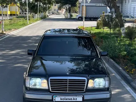 Mercedes-Benz E 220 1995 года за 2 400 000 тг. в Кызылорда