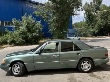 Mercedes-Benz E 220 1994 года за 2 000 000 тг. в Алматы – фото 5