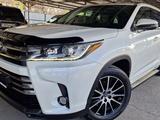 Toyota Highlander 2019 года за 23 700 000 тг. в Алматы