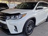 Toyota Highlander 2019 года за 23 700 000 тг. в Алматы – фото 4