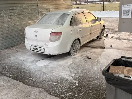 ВАЗ (Lada) Granta 2190 2014 года за 1 700 000 тг. в Караганда – фото 2