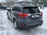 Toyota RAV4 2014 года за 9 500 000 тг. в Астана – фото 2