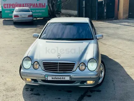 Mercedes-Benz E 200 2000 года за 5 000 000 тг. в Караганда – фото 2