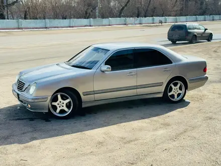 Mercedes-Benz E 200 2000 года за 5 000 000 тг. в Караганда – фото 5