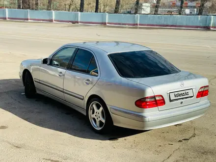 Mercedes-Benz E 200 2000 года за 5 000 000 тг. в Караганда – фото 14