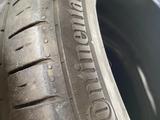 Пара летние шины 235/40/19 235/40R19 Continental. за 70 000 тг. в Алматы – фото 4