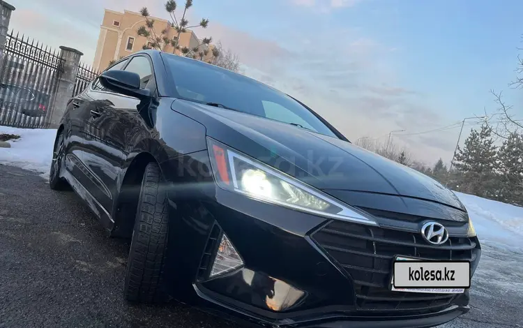 Hyundai Elantra 2019 годаүшін8 300 000 тг. в Алматы