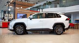 Toyota RAV4 Prestige 2025 года за 21 390 000 тг. в Алматы – фото 3
