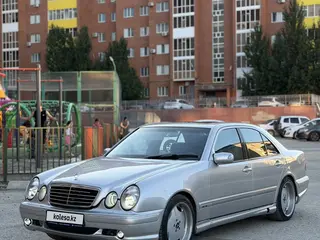 Mercedes-Benz E 320