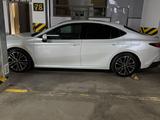 Toyota Camry 2025 года за 23 200 000 тг. в Астана – фото 3