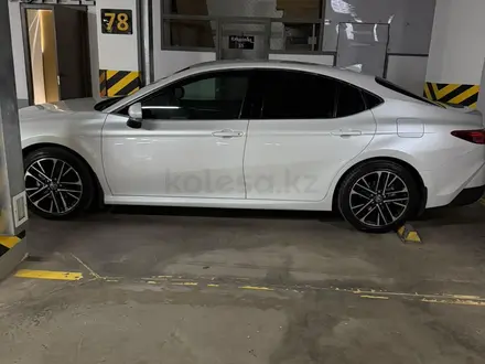 Toyota Camry 2025 года за 20 950 000 тг. в Астана – фото 3