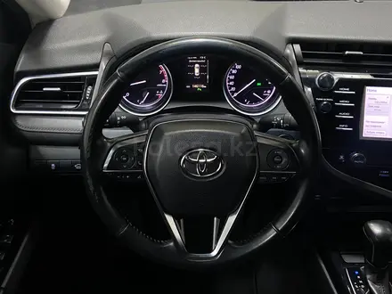 Toyota Camry 2019 года за 12 000 000 тг. в Алматы – фото 13