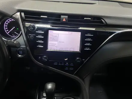 Toyota Camry 2019 года за 12 000 000 тг. в Алматы – фото 15
