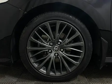 Toyota Camry 2019 года за 12 000 000 тг. в Алматы – фото 16