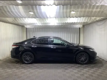 Toyota Camry 2019 года за 12 000 000 тг. в Алматы – фото 17