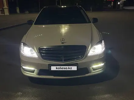 Mercedes-Benz S 500 2007 года за 8 000 000 тг. в Астана – фото 2