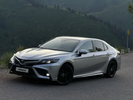 Toyota Camry 2022 года за 13 500 000 тг. в Алматы – фото 13