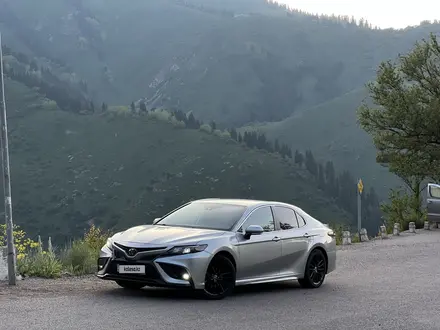 Toyota Camry 2022 года за 13 500 000 тг. в Алматы – фото 14
