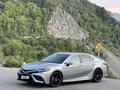 Toyota Camry 2022 года за 13 500 000 тг. в Алматы – фото 23