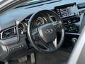 Toyota Camry 2022 года за 13 500 000 тг. в Алматы – фото 28