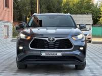 Toyota Highlander 2021 годаүшін26 500 000 тг. в Семей