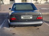 Mercedes-Benz E 280 1994 годаүшін2 300 000 тг. в Астана – фото 4