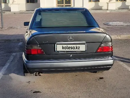 Mercedes-Benz E 280 1994 года за 2 300 000 тг. в Астана – фото 4