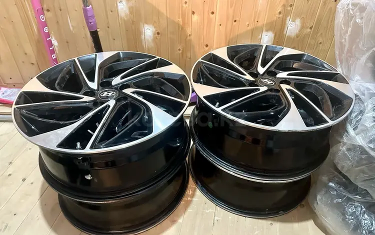Диск R19 стоял на Хюндай туксоне за 350 000 тг. в Астана