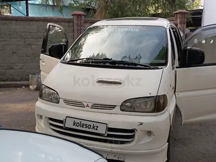 Mitsubishi Delica 1996 года за 1 600 000 тг. в Семей