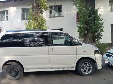 Mitsubishi Delica 1996 года за 1 600 000 тг. в Семей – фото 2