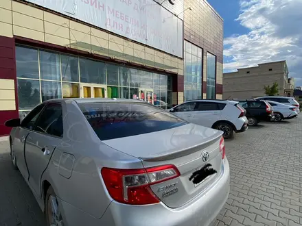 Toyota Camry 2012 года за 6 000 000 тг. в Уральск – фото 2