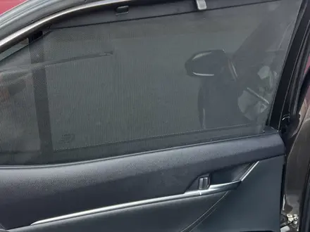 Toyota Camry 2018 года за 13 300 000 тг. в Семей – фото 17