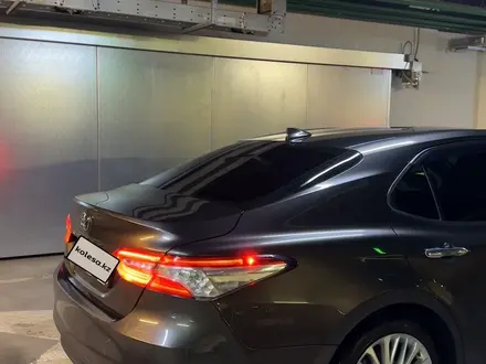 Toyota Camry 2018 года за 13 300 000 тг. в Семей – фото 6