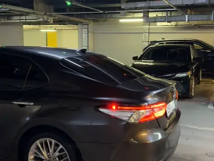 Toyota Camry 2018 года за 13 300 000 тг. в Семей – фото 8