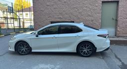 Toyota Camry 2023 года за 17 200 000 тг. в Астана – фото 3