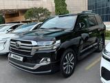 Toyota Land Cruiser 2018 года за 37 700 000 тг. в Алматы