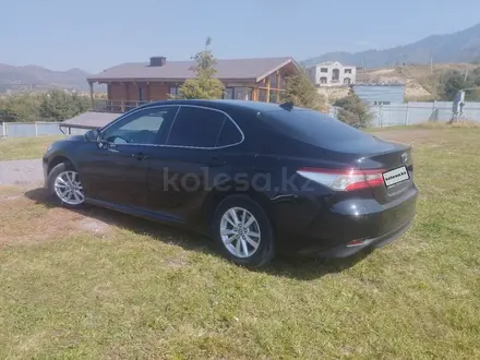 Toyota Camry 2020 года за 12 800 000 тг. в Алматы – фото 5